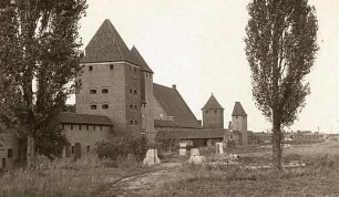 Marienburg (Malbork). Marienburg. Vorburg