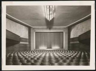 Stadttheater, Grünberg: Ansicht Bühne und Zuschauerraum