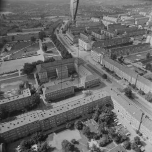 Straße der Republik in Eisenhüttenstadt : Blickrichtung Nordwesten zum Wohnkomplex IV