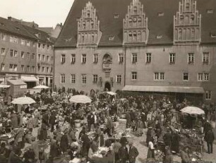 Markt : Meißen, Rathaus und Wochenmarkt
