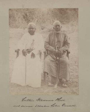 Sultan Mbwana Heri, mit seinem ältesten Sohn Omari