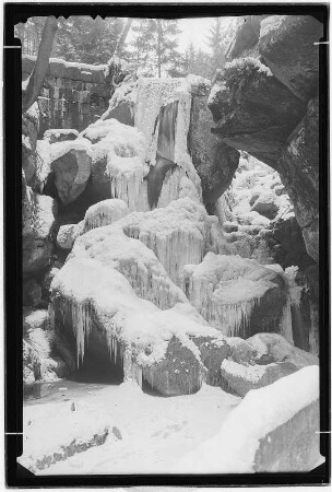 Kirnitzschtal. Lichtenhainer Wasserfall im Winter