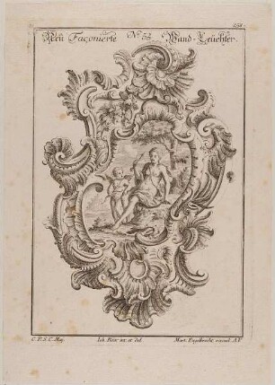 Wandleuchter aus Muschelwerk mit mythologischer Szene