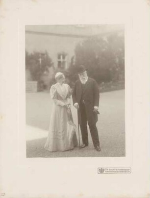 Großherzogin Luise und Großherzog Friedrich I. von Baden vor Schloss Mainau