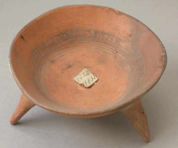 Tripod bowl made of clay