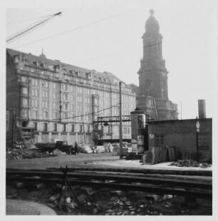 Dresden-Altstadt. Blick über den Altmarkt zur Kreuzkirche