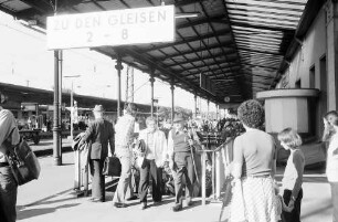 Freiburg: Ankunft Katholikentagsteilnehmer am Bahnhof