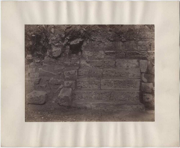 Mound 26, west side. Foot of the northern part of the hieroglyphic staircase.