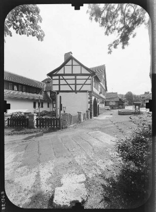 Suhl, An der Hasel 1. Gasthaus "Goldener Hirsch". Seitenansicht (Teilansicht)