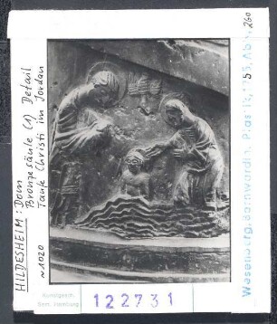 Hildesheim, Dom: Bernwardsäule (Christussäule), Bronze, um 1020. Taufe Christi