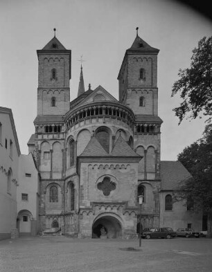 Ehemalige Benediktiner-Abteikirche Sankt Nikolaus und Medardus