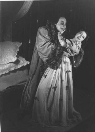 Hamburg. Deutsches Schauspielhaus. Der Schauspieler Fritz Wagner (1915-1982) während einer Aufführung der Komödie "Volpone" von Ben Jonson.