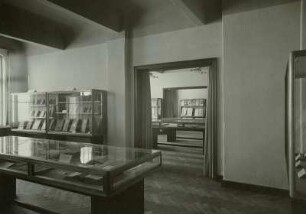 Landesbibliothek, Marienallee : Dresden, Marienallee 12, Sächsische Landesbibliothek, 2. Stock, Buchmuseum