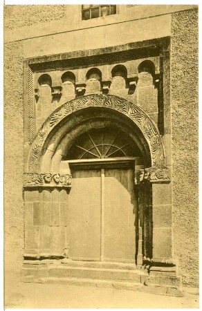 Lausigk. Portal der Stadtkirche