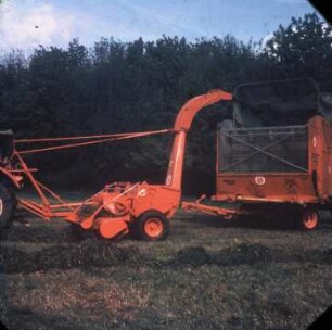 Fotografie: Futtererntetechnik, Feldhäcksler gezogen, Grassilage, Pickup