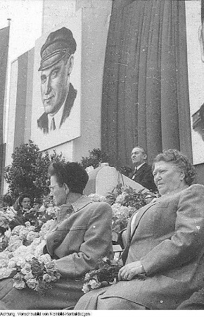 Dresden. Tag der Internationalen Brigaden. Rosa Thälmann, Politikerin und Frau des ermordeten Führers der KPD, Juli 1952