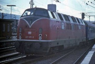 Stuttgart Hbf. Lok 221 125 DC 481 Stuttgart-Zürich