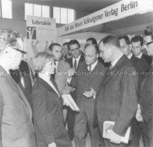 Margot Honecker bei der Interscola in Leipzig