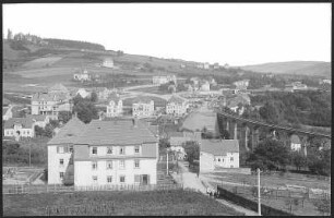 Sebnitz. Blick auf Sebnitz mit Eisenbahnviadukt