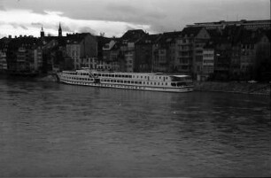 Basel: Hotel-Schiff, Helvetia, am Kai