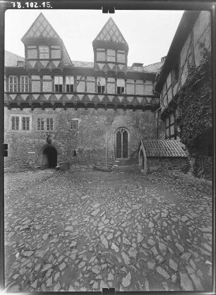 Pansfelde (Falkenstein/Harz-Pansfelde). Burg Falkenstein (Burgmuseum, Baubeginn 1115). Wohngebäude. Hofansicht