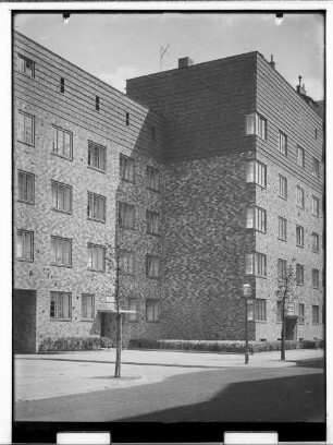 Baublock Helmholtzstr., Bunsenstr. Nr. 9 : [Hausfassade]