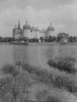 Moritzburg. Blick zum Schloß