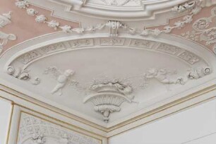 Decke des Marschallzimmers — Die vier Jahreszeiten — Sommer: Putti mit Kornähren und Blumen