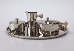 Teeservice aus Silber, gefertigt von Emmy Roth