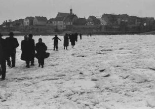 Eisperiode im Rhein 1954