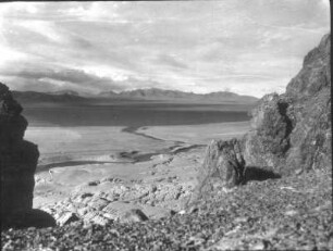 Indien. Kashmir. Ladakh. Karakorum. Lingschi-tang. Sirig-Jinganing-Kul (5222m) mit einem seiner südlichen Zuflüsse aus dem Karakorum