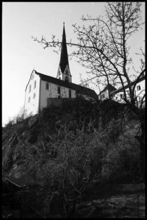 Oetz: Kirche, von unten