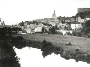 Glatz. Blick über die Glatzer Neiße (Nysa Klodzka) gegen Stadt und Festung von Osten