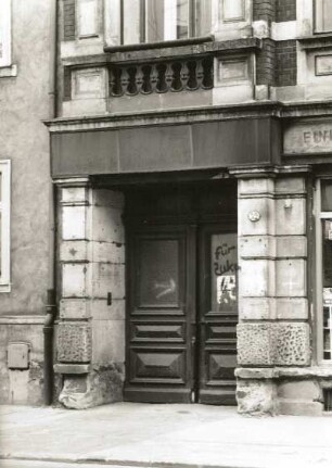 Dresden-Neustadt, Bautzner Straße 52. Wohnhaus mit Laden (um 1895). Hauseingang