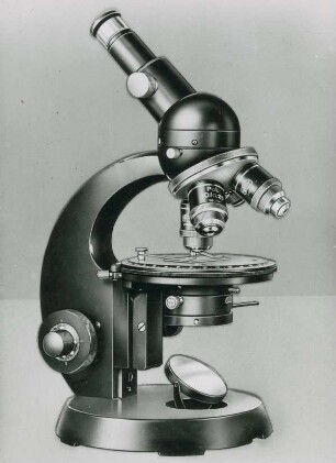 Polarisationsmikroskop "Standard Junior KF 32530" der Carl Zeiss AG