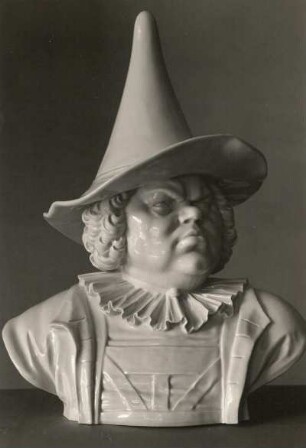 Hofnarr Josef Fröhlich : Kändler, Johann Joachim. Hofnarr Josef Fröhlich. Büste. Zweitformung aus Originalform. Porzellan, weiß; 54 cm hoch. 1737. Meißen: Staatliche Porzellanmanufaktur