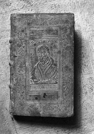 Einband mit dem Bildnis des Autors