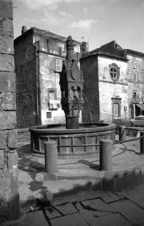 Brunnen mit Evangelistensymbolen