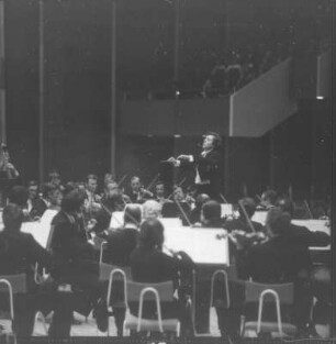 5. Zyklus-Konzert (Franz-Schubert-Zyklus) der Dresdner Philharmonie unter Leitung von Johannes Winkler mit Magdalena Rezler als Solistin (F. Schubert: Sinfonie Nr. 1; M. Karlowicz: Violinkonzert A-Dur op. 8; F. Mendelssohn Bartholdy: 4. Sinfonie). Kulturpalast Dresden, 07.02.1979