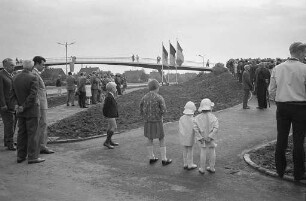 Übergabe der neuen Fußgängerbrücke über die Pulverhausstraße "Esperantobrücke".