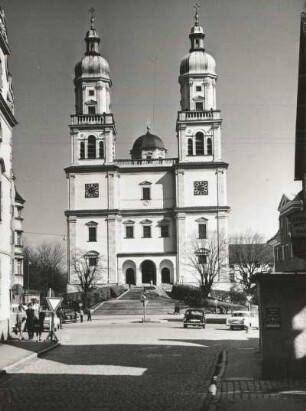 Katholische Stadtpfarrkirche Sankt Lorenz, Ehemalige Stiftskirche