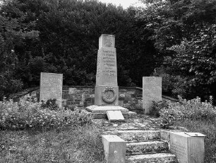 Friedhof: Gefallenendenkmal (Gefallenendenkmal); Schlitz, Kastanienstraße 14