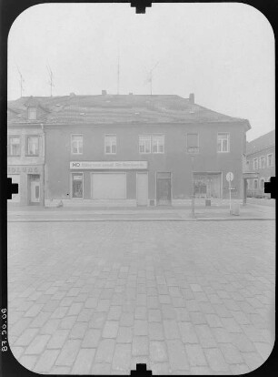 Großenhain, Frauenmarkt 16. Wohnhaus mit Laden und Gaststätte (2. H. 18. Jh.). Straßenfront