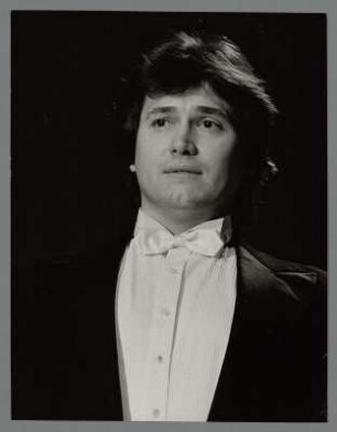 Janos Banda : Portrait des Opernsängers Janos Banda bei einer Probe mit der Dresdner Philharmonie im Kulturpalast Dresden