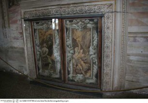 Kamintür: Herkules im Garten der Hesperiden mit den Goldenen Äpfeln und und Prometheus, dessen Leber vom Adler zerrissen wird