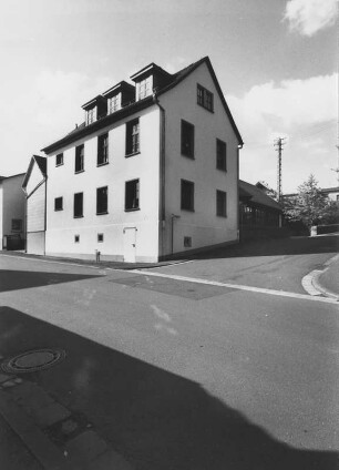 Ehemalige Schule; Waldsolms, Kirchgasse 1