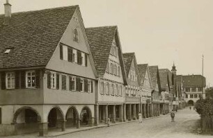 Freudenstadt, Marktplatz. Giebelhäuser mit Lauben