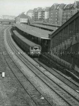 Berliner S-Bahn in Richtung Sonnenallee