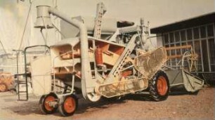 Fotografie: Erntetechnik, Mähdrescher selbstfahrend