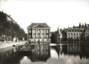 Den Haag, Mauritshuis : Niederlande. Den Haag. Maritshuis. Wasserfront
